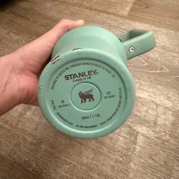 Stanley Mint Green Insulated Travel Tumbler with Handle - Picture 4 of 4